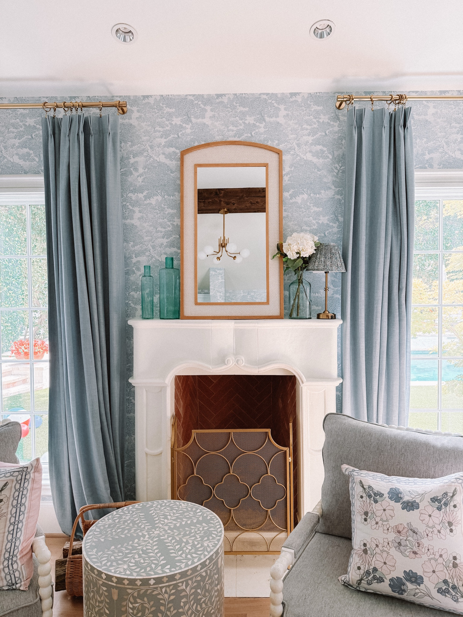 Bedroom decor & wallpaper 

#LTKFamily #LTKHome #LTKStyleTip