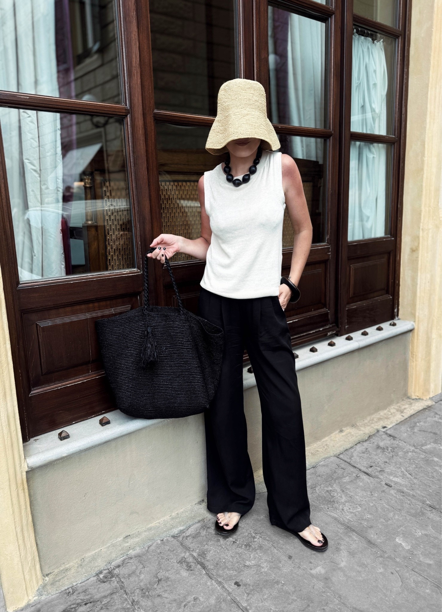 Florencia día 1

Ganas de Pitti Bimbo locas! Vuelo de mañana + tarde de paseo y turismo por la ciudad + cena de team @kidscomagency 

Ola de calor en pleno apogeo pero cuando estás de viaje y sin niños lo das todo sin importar el clima! 

Pensar que solo fue hace un mes y me parece que he vivido vidas desde aquello. Conjunto súper cómodo con mis pantalones favoritos que tengo hace años que son súper ligeros y versátiles! Ojalá existieran en más colores!

————————————————————

Florence Day 1

Can’t believe it’s only been a month but it feels I’ve lived lives since then. 

Eager for Pitti Bimbo! Morning flight + afternoon strolling Florence + @kidscomagency team dinner 

Wearing one of my favorite trousers that are so light and comfy and so easy to wear! Too bad they didn’t make them in different colors!

#LTKespana #LTKeurope #LTKsummer