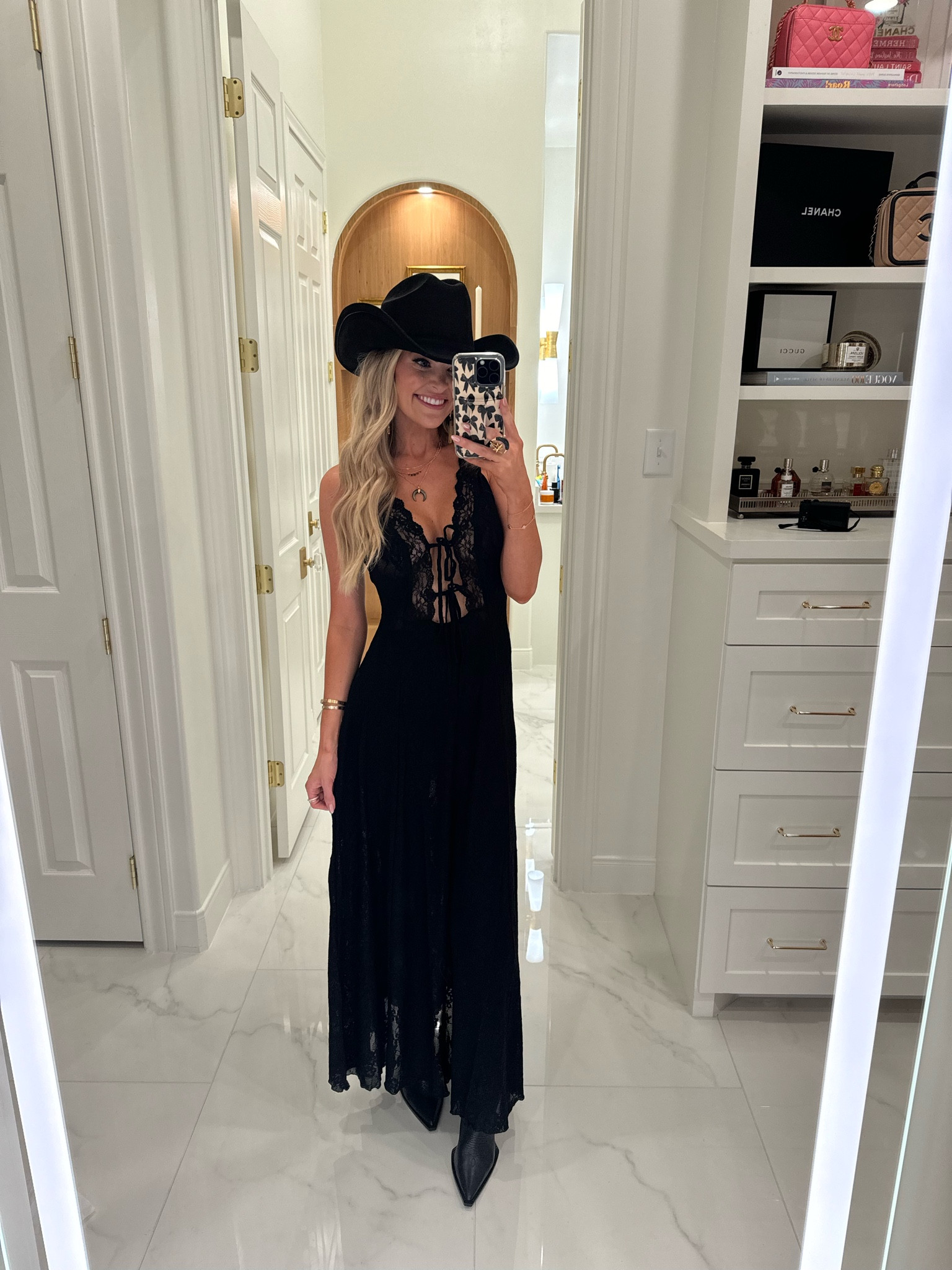 Obsessed with the new Lainey Wilson x Kendra Scott collab! The perfect, western inspired pieces to dress up or down this fall. (wearing size XS in dress)

Accessories, Kendra Scott, accessories, western style, gold jewelry 

#LTKFindsUnder100 #LTKStyleTip #LTKSeasonal