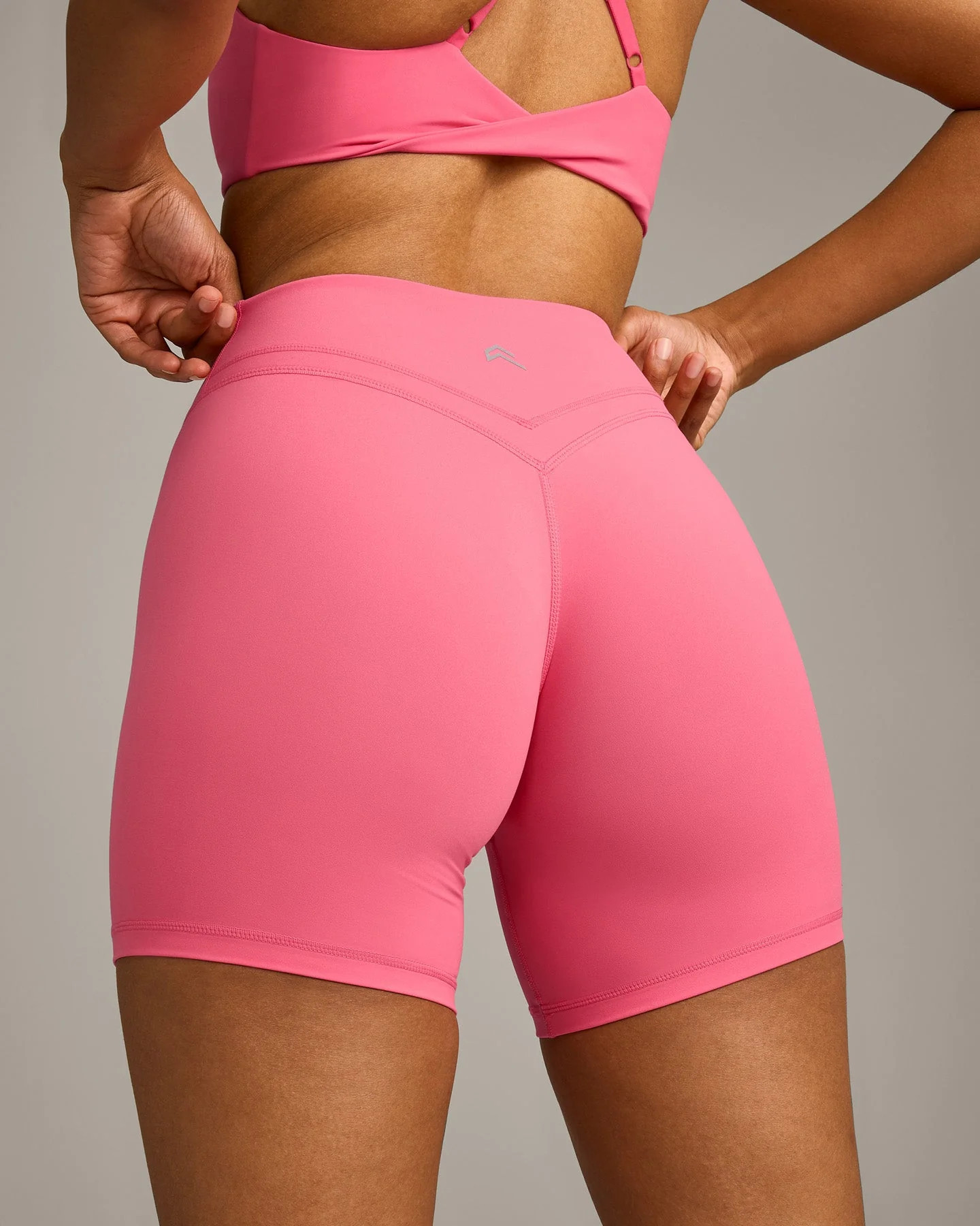 UnifiedMove™ Wrap Shorts 6" with Reflective Logo
Hot Girl Pink | Oner Active (UK / US)