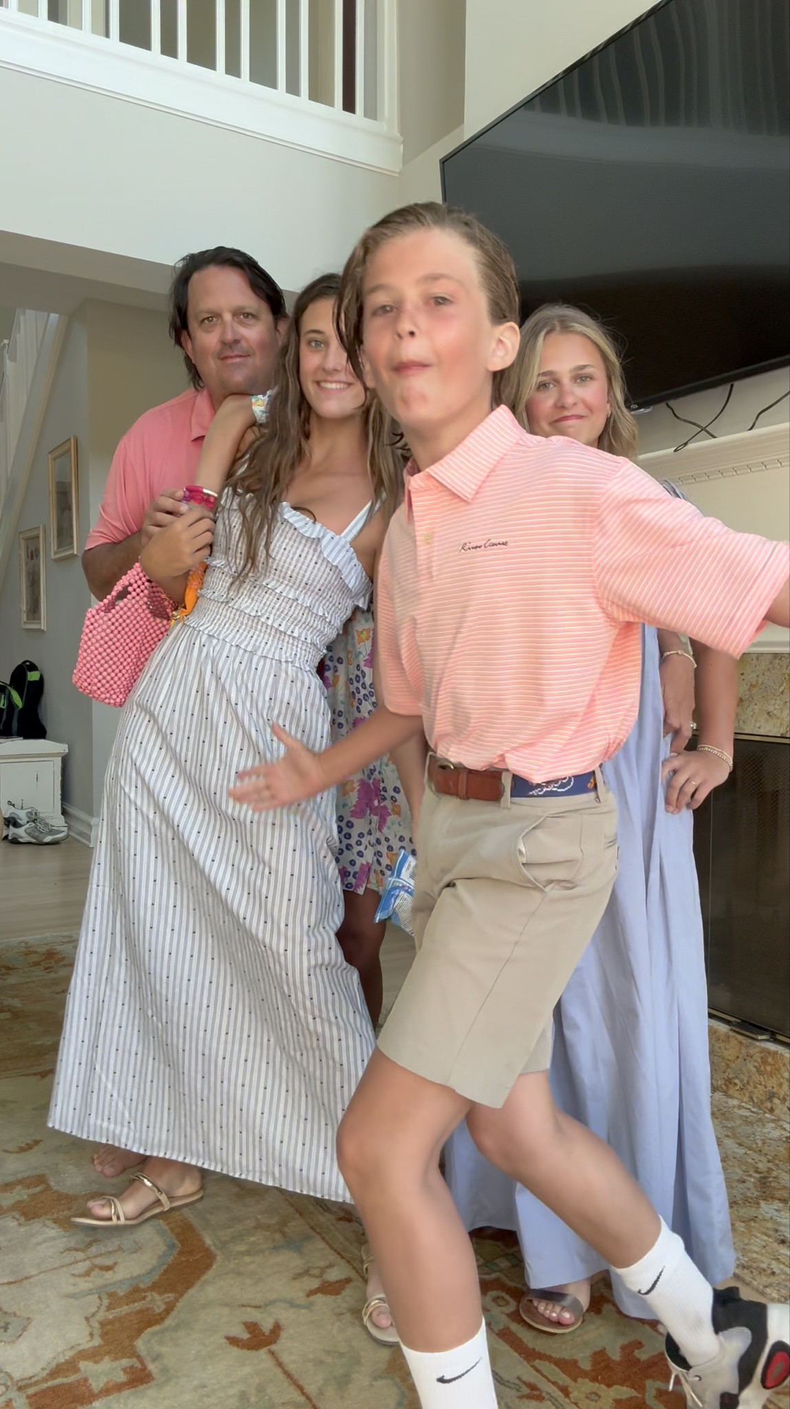 Family fit check!

Xs dress on me
S on MC
Xs is K
James in 10 shorts



#LTKootd #LTKKids #LTKmomlife