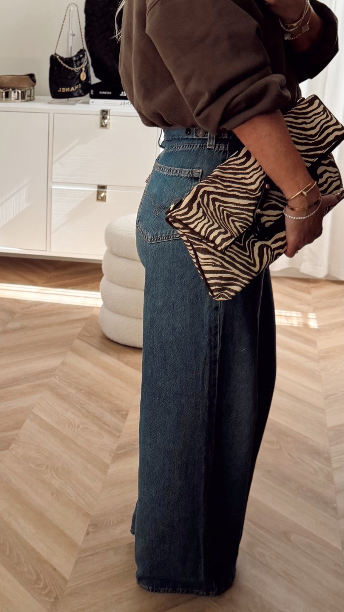 Cinch waist wide leg denim that is soft and under $70 on sale! ✨✨
