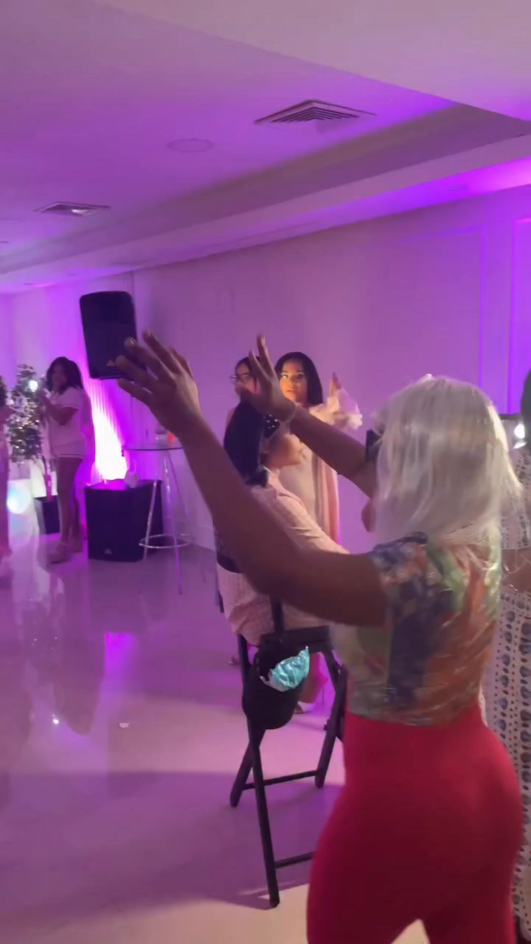 ✨ Un pedacito de toda la vibra que se vivió en el Holiday Sleepover 2025 ✨
Risas, aprendizajes, conexión y momentos que se sienten en el corazón. 🩷🌙
Cada creadora aportó una energía increíble… y eso hizo que esta experiencia fuera inolvidable.

Gracias @entrecreadorasoficial por crear espacios donde podemos crecer, inspirarnos y ser parte de algo tan especial. 👩🏻‍💻💖

#HolidaySleepover #EntreCreadoras #EntreCreadorasOficial CreadorasRD Creadoras2025 EventosRD CreadorasUnidas ContenidoConAlma ContenidoRD CreativeGirls RDCreators DominicanCreators ContentCreatorsRD UGCCreators CommunityLove WomenSupportingWomen GirlsInContent ExperienciaEC SleepoverVibes CreatorLife CreatorsCommunity 🌙💗