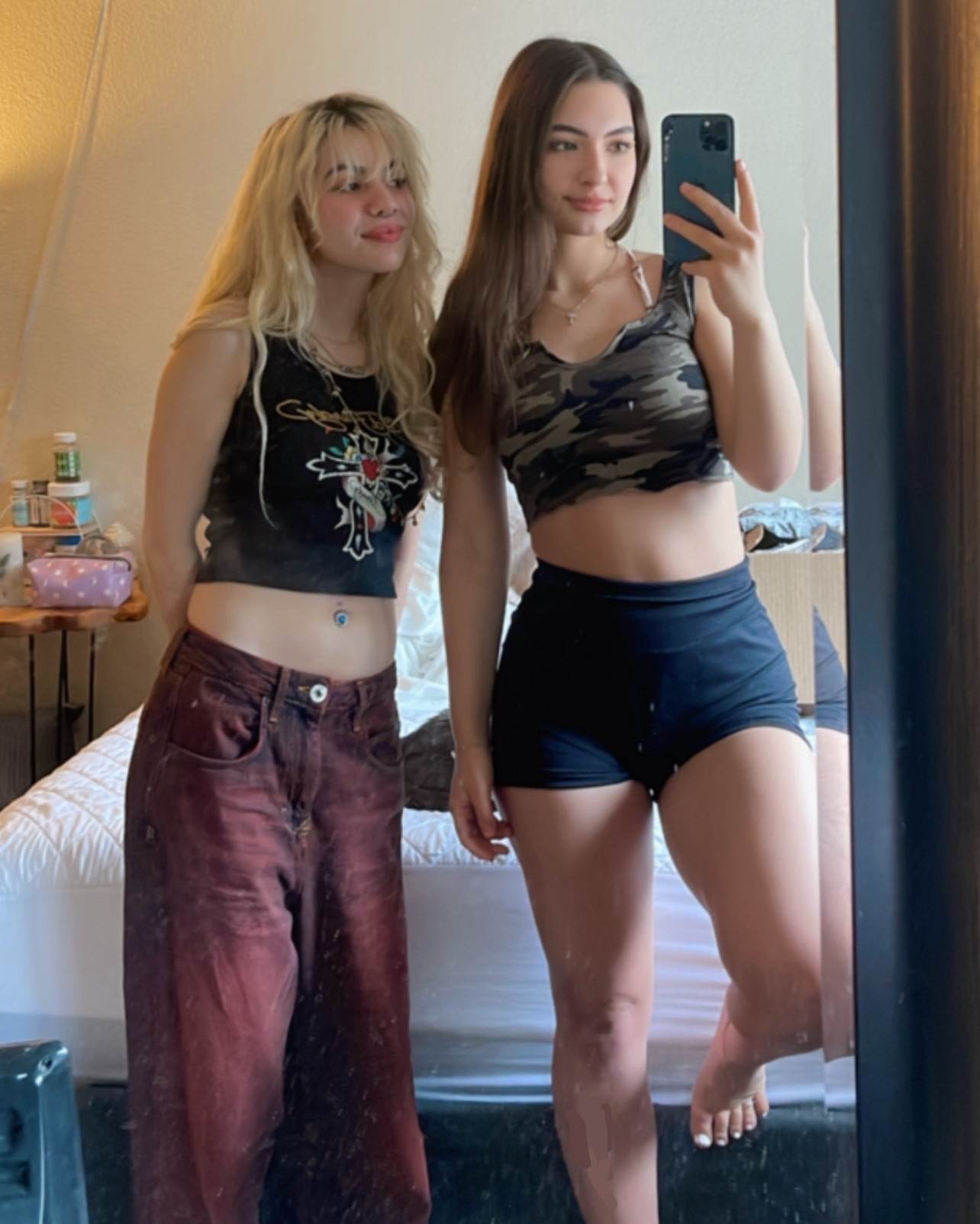 💅🏼💅🏼💅🏼

#girls #cute #friends #selfie #besties #camo #shorts #croptop #shirt #anklets

#LTKParties #LTKStyleTip #LTKBeauty