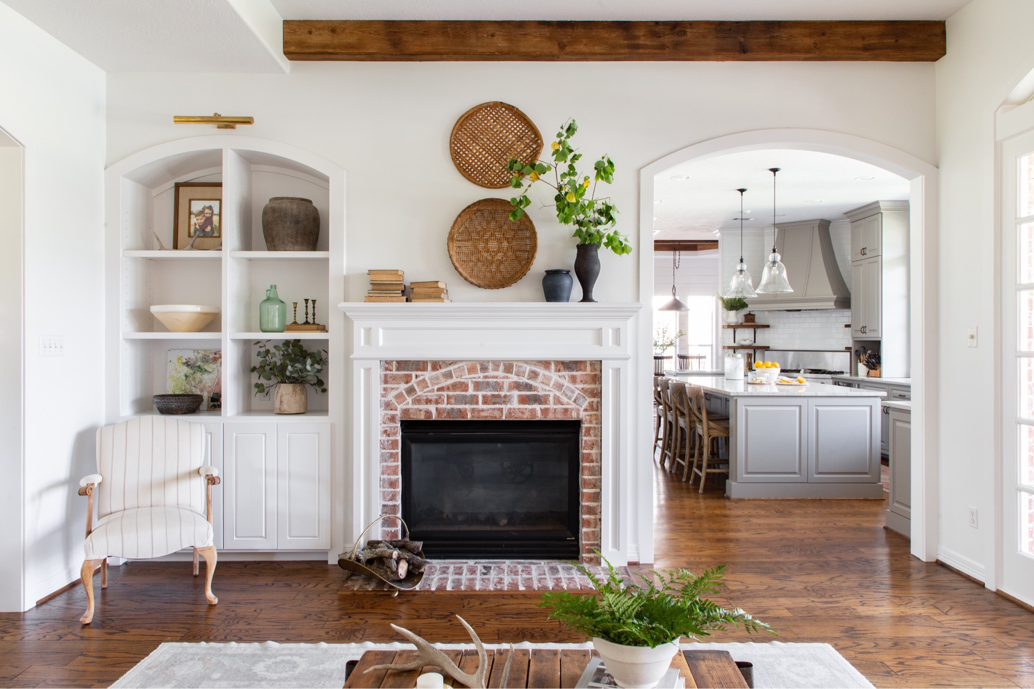 Layers upon layers. The key to a cozy space. 

#livingroomdecor #livingroom

#LTKhome