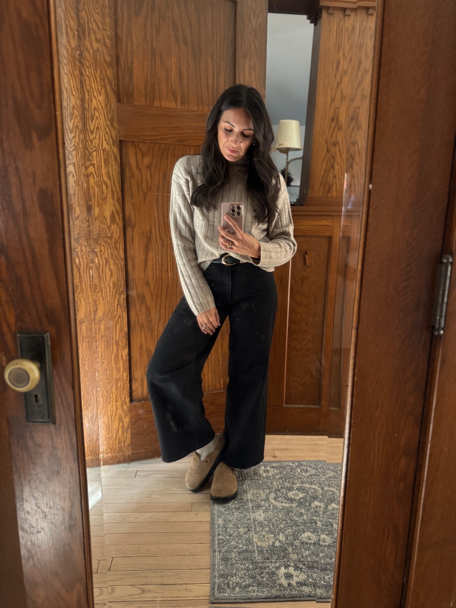 A cozy neutral moment for fall 🍂
Ribbed knit + wide leg denim + platform clogs = my go-to “work from home but make it pulled together” combo. Simple, timeless, and just the right amount of undone.


#LTKFindsUnder50 #LTKStyleTip #LTKWorkwear