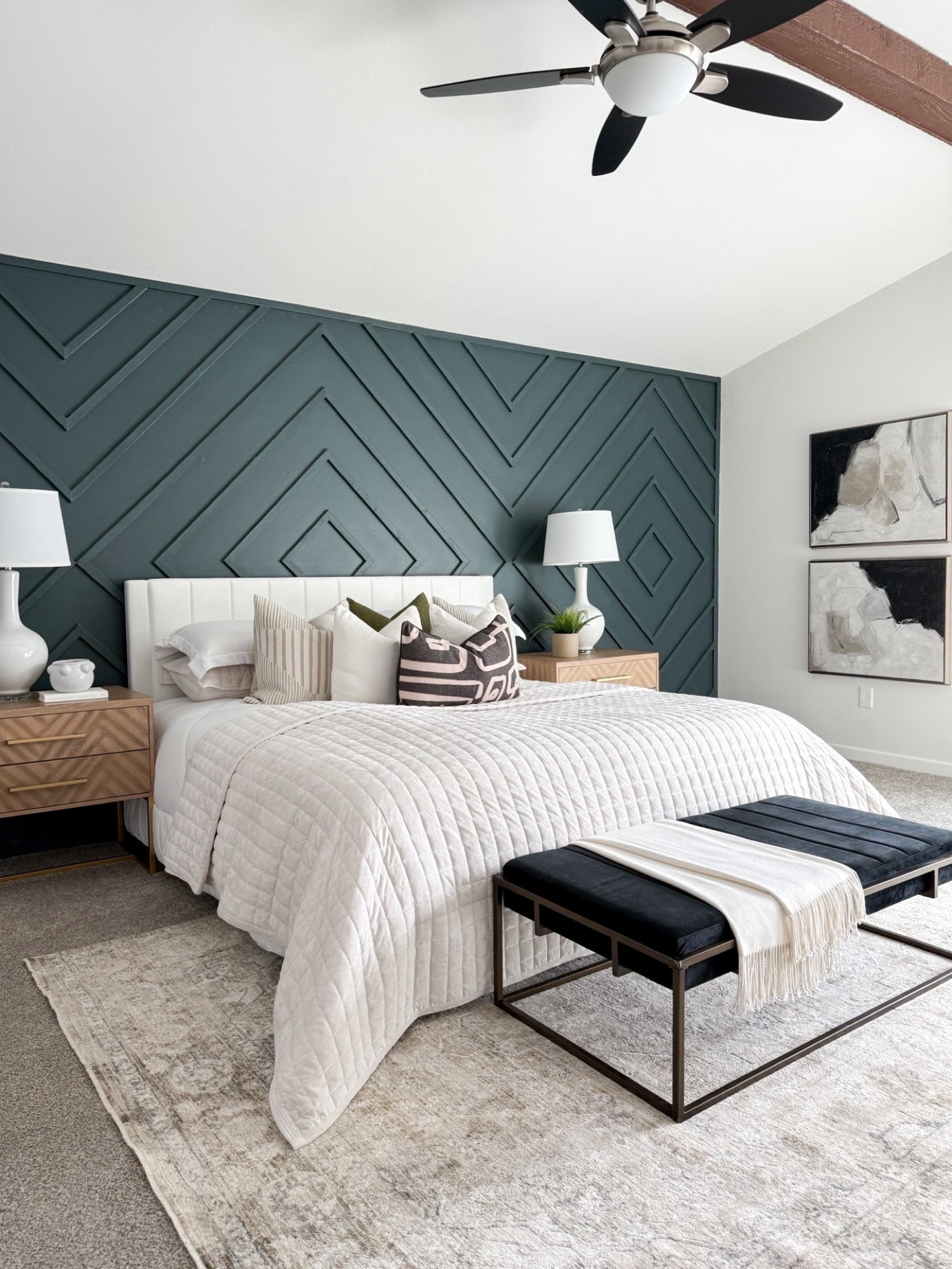 Obsessed with this rug 🤎🤍