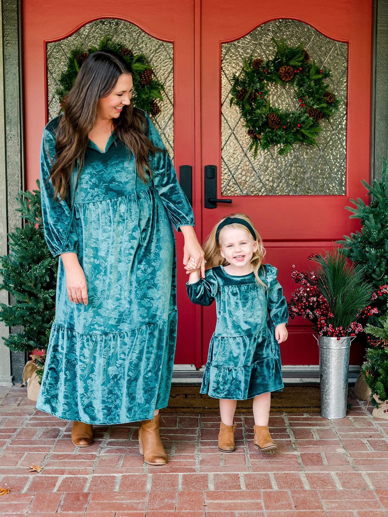 The Pioneer Woman Velvet Knit Dress, Sizes XS-XXXL, Women's | Walmart (US)