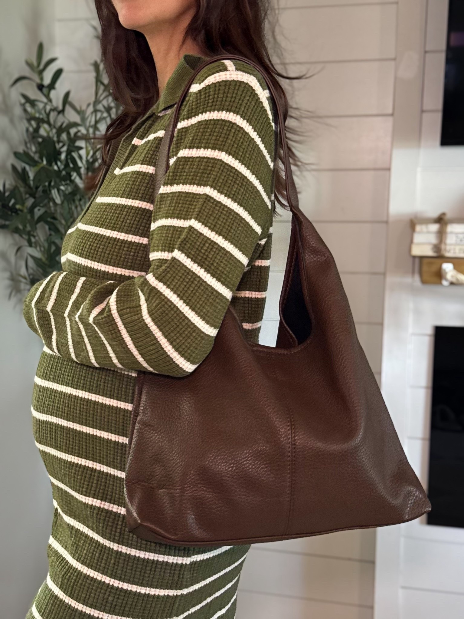 The perfect fall bag : chocolate brown / hobo boho bag / amazon find

#LTKBump #LTKItBag #LTKStyleTip