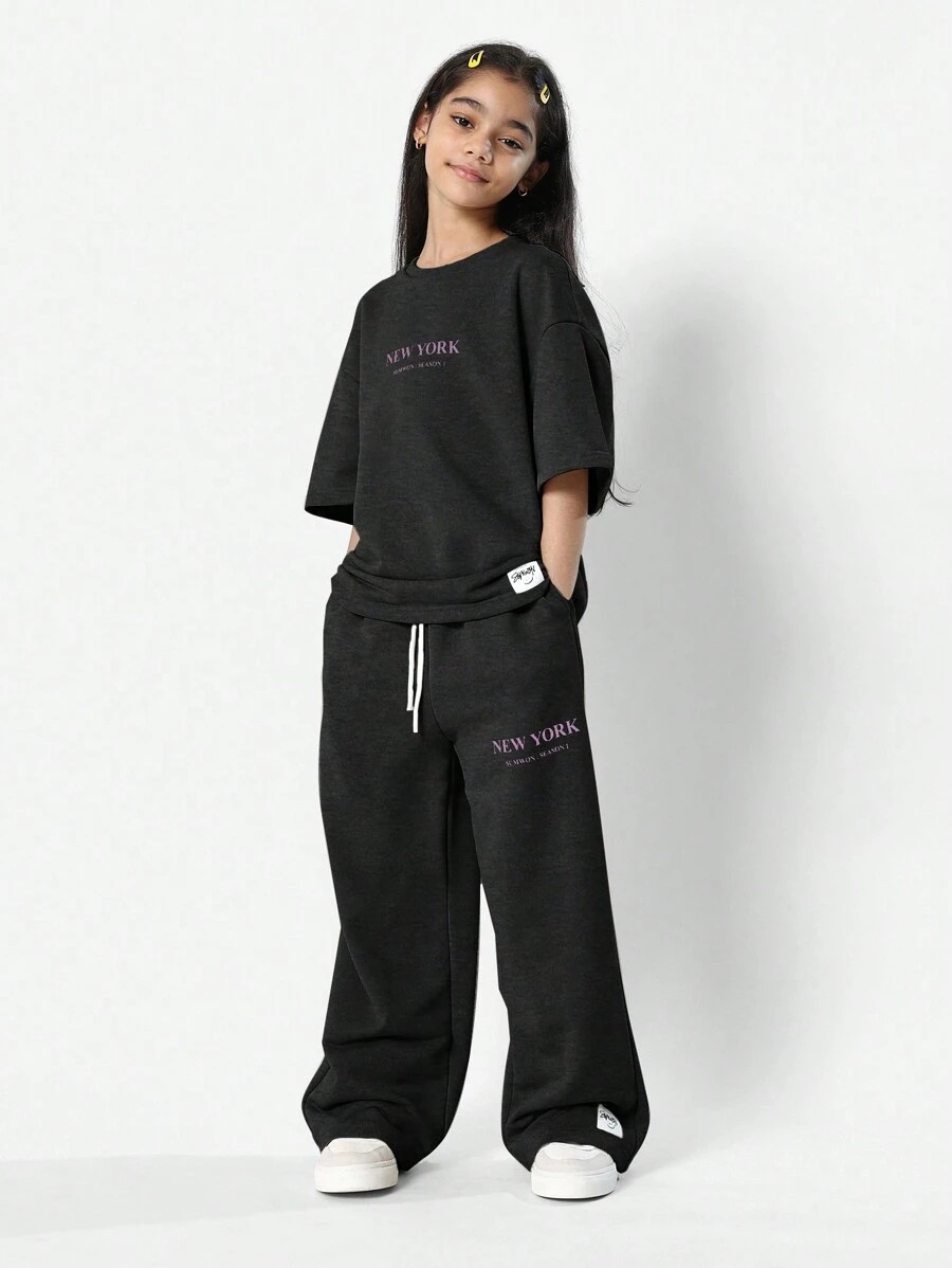 SUMWON Tween Girls Everyday Oversized Tee And Loose Fit Jogger With New York Graphic Print 2 Piec... | SHEIN