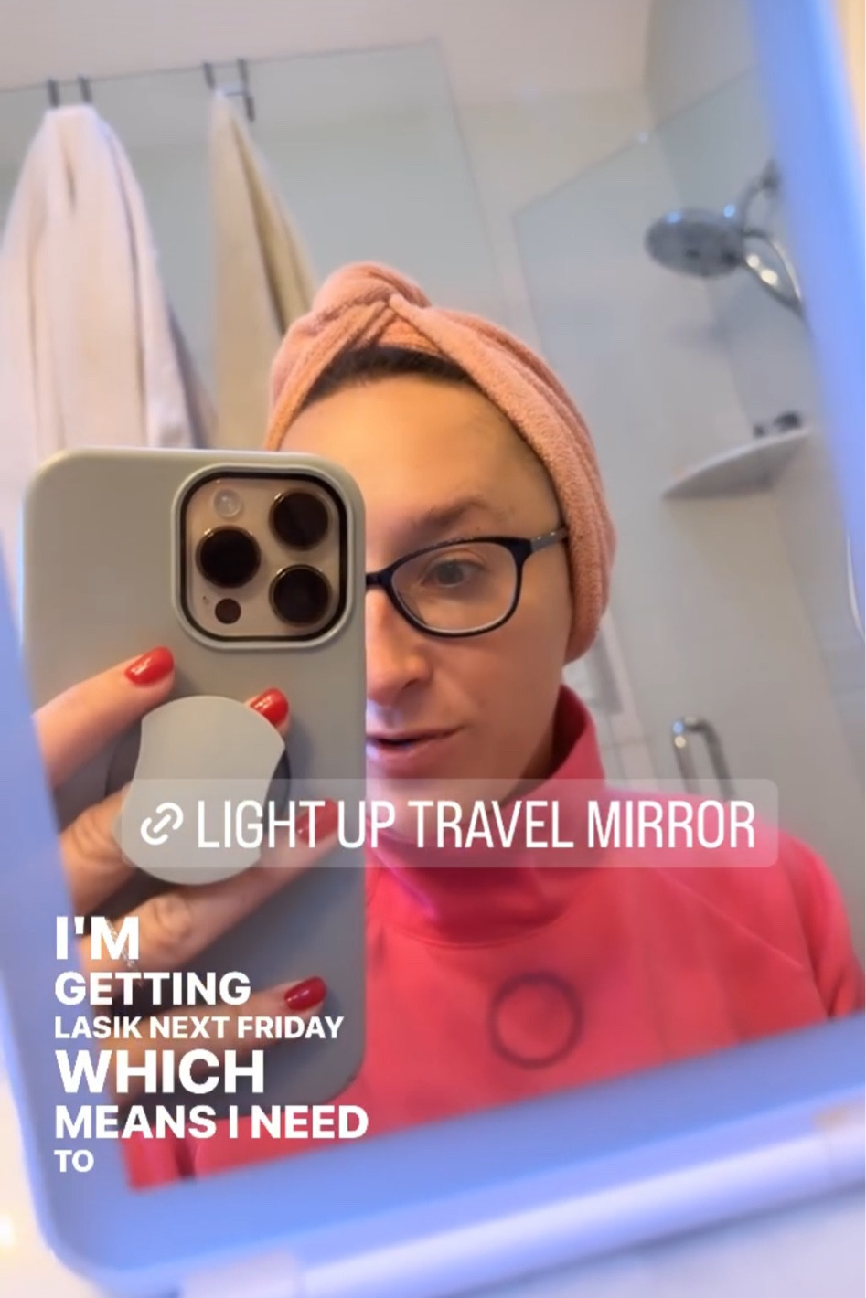 Light up travel mirror