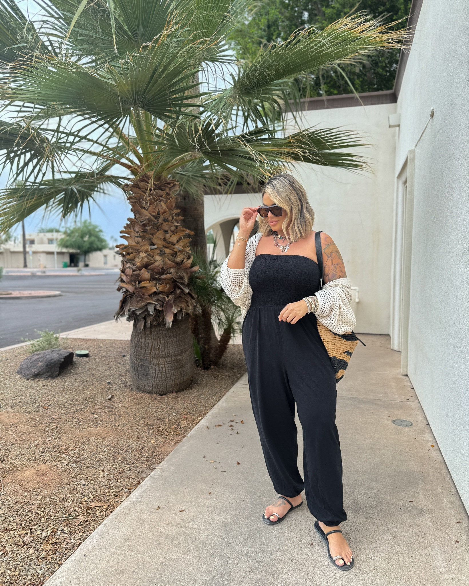 Size L in both items 
Sandals TTS 
#amazon #americaneagle #freepeople 

#LTKMidsize #LTKSaleAlert #LTKFindsUnder50