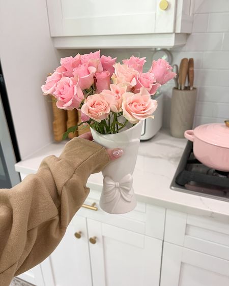 The cutest mini vase! Comes in a set of two 🤍 the other one is different & also adorable. These are back ordered but worth the wait!!

Amazon finds, home decor, Valentine’s Day, flower vases, kitchen finds, knife block, wood cutting boards, vday finds, new arrivals, Amazon home, fancythingsblogg

#LTKfindsunder100 #LTKfindsunder50 #LTKhome