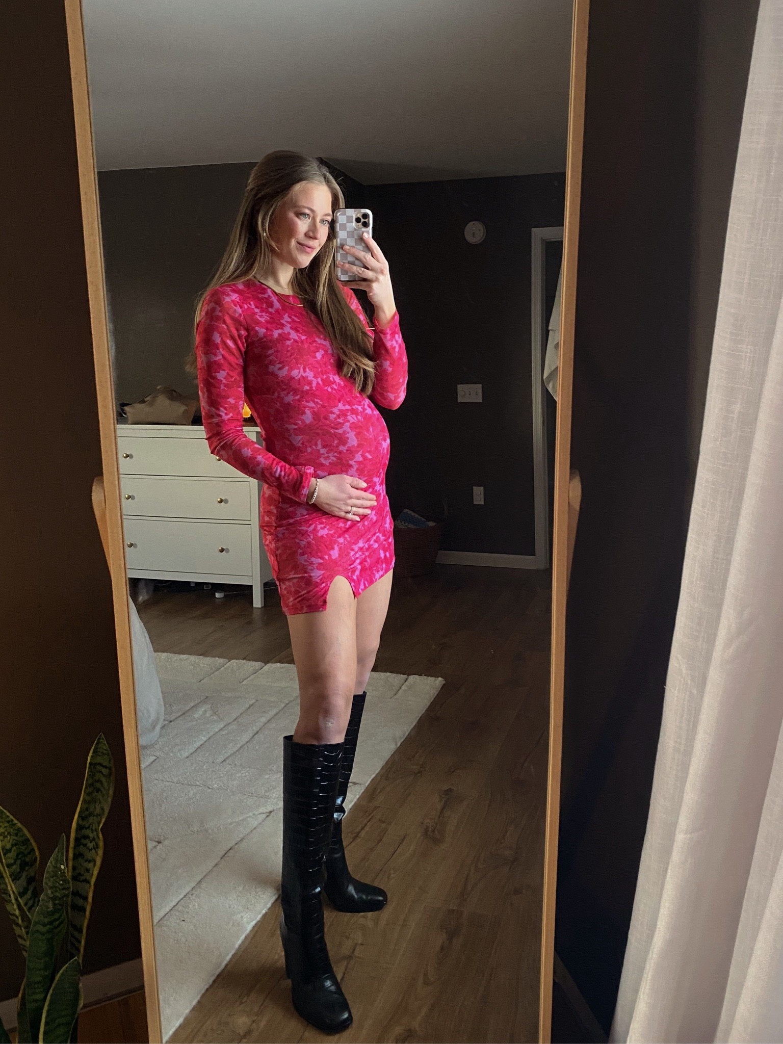 Bodycon dresses 🤝🏼 baby bumps 
Dress is exact but my boots are sold out so I linked some similar options! 

#LTKshoecrush #LTKstyletip #LTKbump