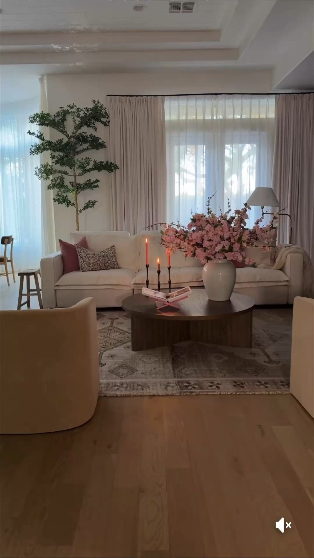 Living room - Code JILL20 for 20% off at Alice Lane Home

#LTKHome #LTKmomlife #LTKdayinmylife