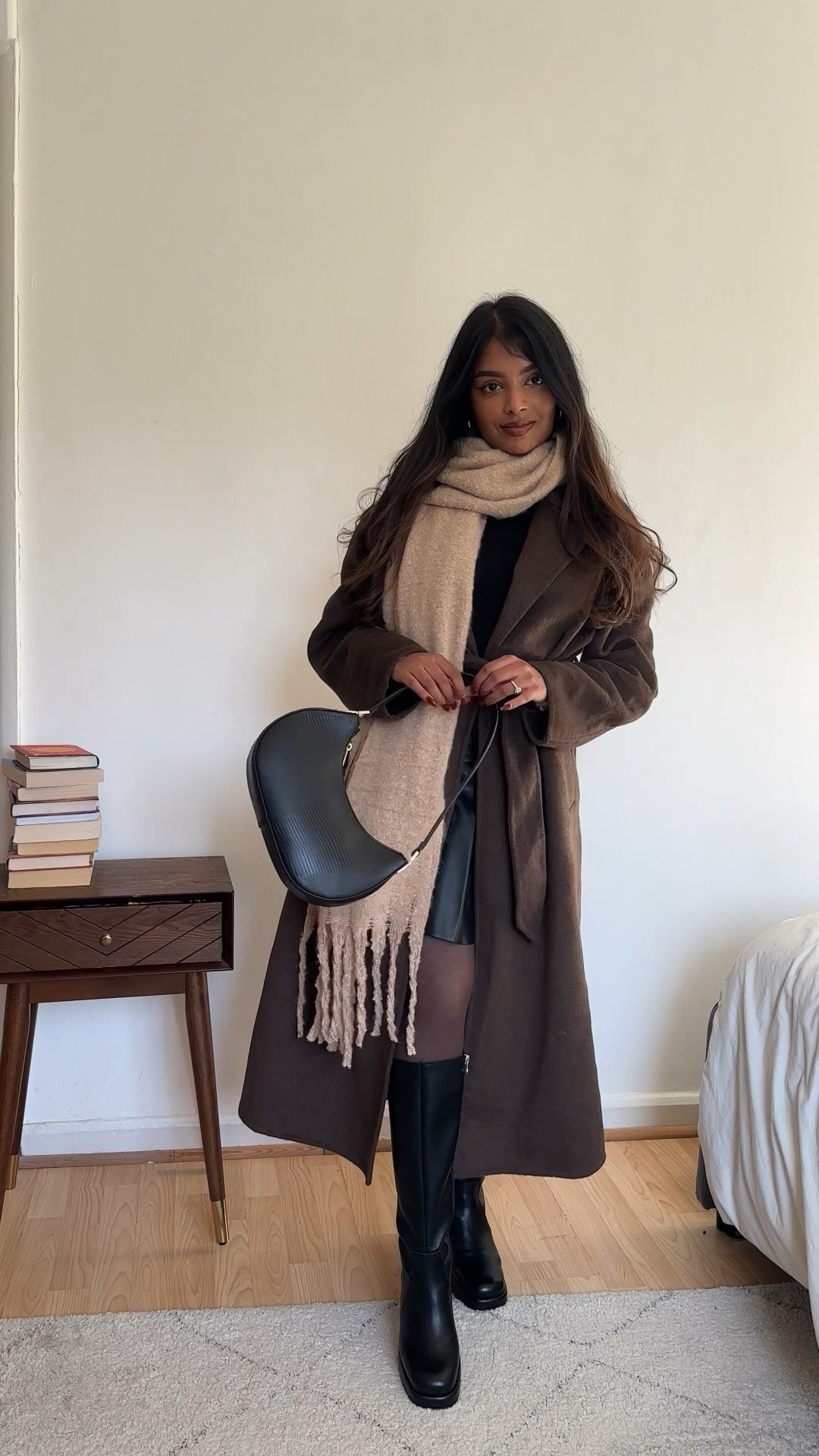 No matter what season, I’ll keep wearing my mini skirts🤎
_
#outfitinspiration #outfitoftheday #fallfashion #falloutfits #fallseason #fallstyle #capsulewardrobe #fallaesthetic #autumnfashion #pinterestinspired #pinterestfashion #petitefashion autumn trends 2024, fall fashion trends suede boots, brown suede boots