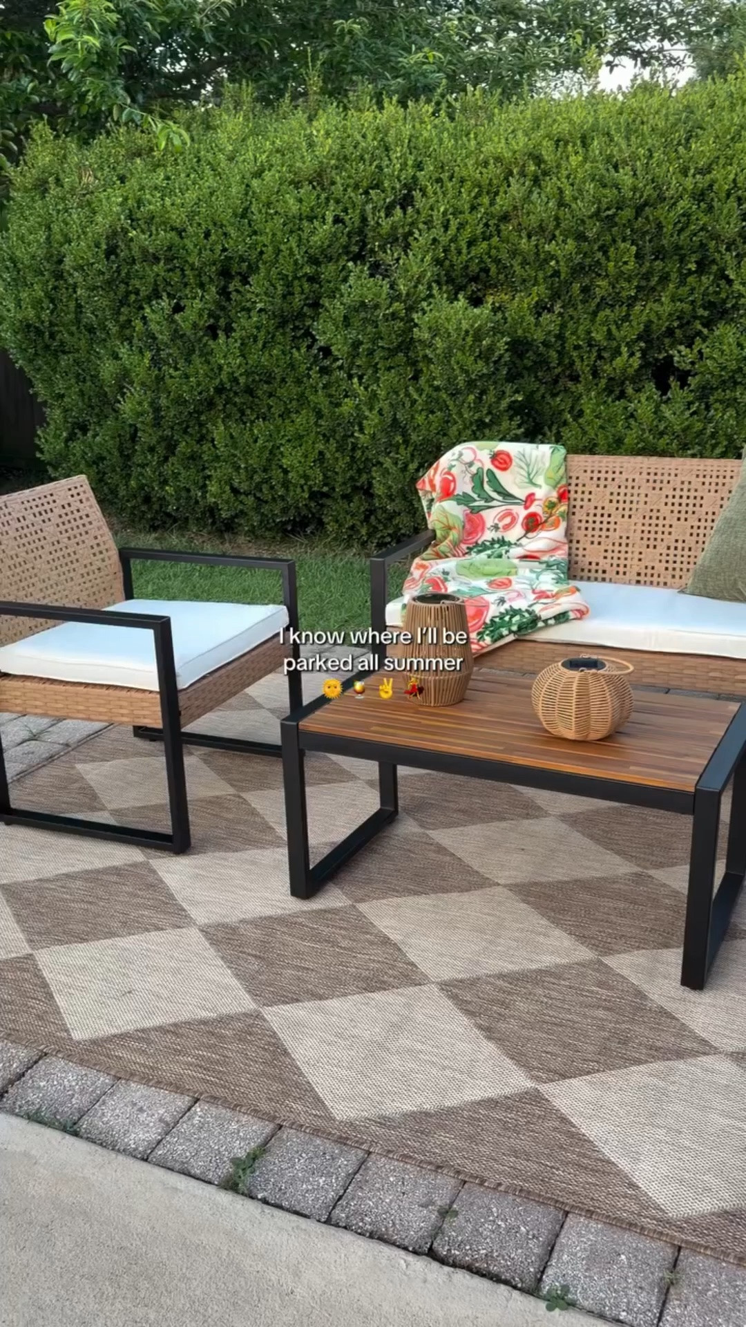 Say “shop” and I’ll send the details! 🩷

This patio set is stunninggg! Real wood table, incredible quality and the deal is so good right now #patioset
#patiofurniture #patioseason #summervibes☀️
