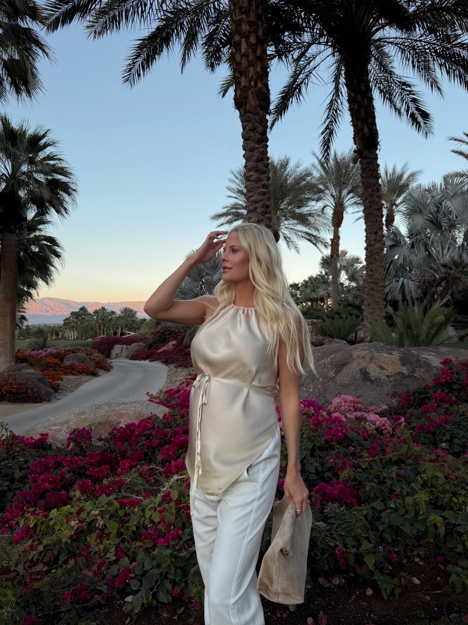 Sized up to 2 in pants for pregnancy (which is like a medium in this brand). 

Vacation outfit, pregnancy outfit, bump style, Babymoon outfit 