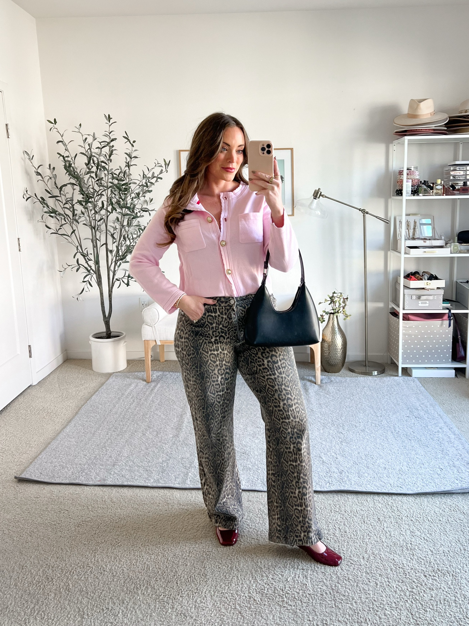 Another cute way to style these leopard jeans ♥️

Top medium
Leopard jeans size 8
Both fit true to size! ✨✨ 

#LTKMidsize #LTKSeasonal #LTKFindsUnder100