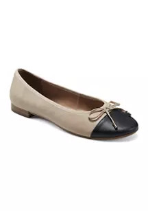 Celia Flats | Belk