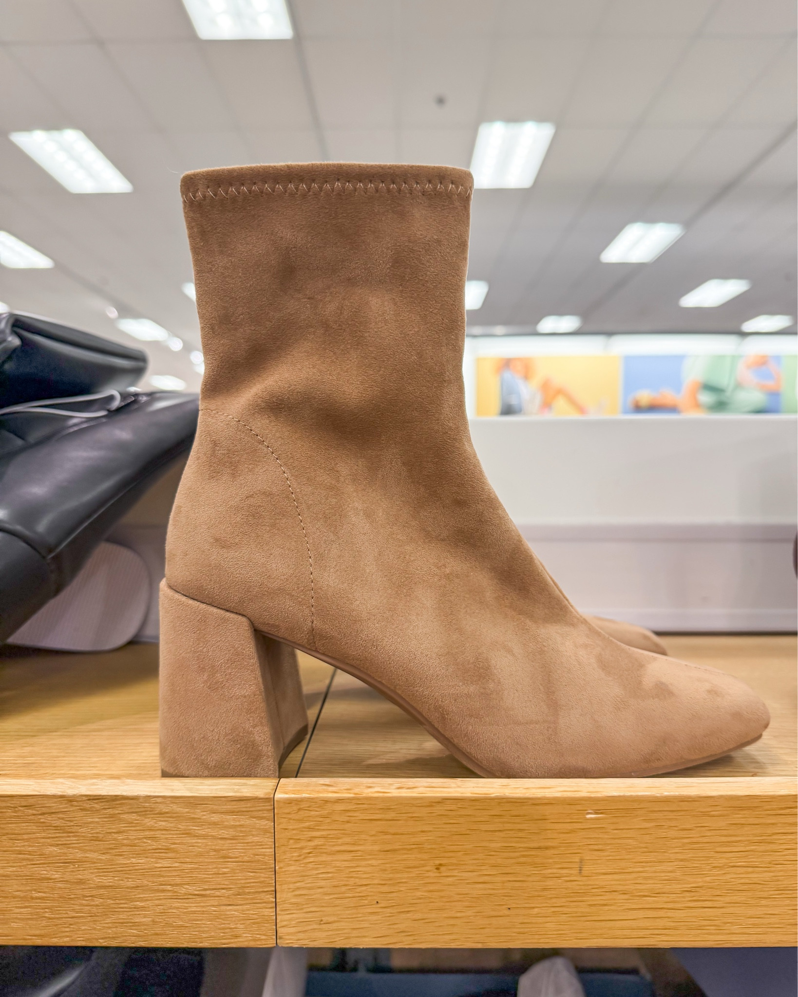 Fall boots are now on sale at Target! I’ve rounded up some of my favorites! 

Boots for every occasion this fall and winter! 

✔️ Ankle faux leather boots for work to weekend!
✔️ Trending faux suede boots with memory foam!
✔️ Rain boots for convenience and style on rainy days!
✔️ Duck winter boots that are waterproof and flicked outsole!