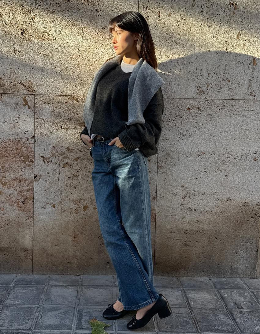 Soft-touch V-neck jumper - Sweaters and cardigans - Women | Bershka UK