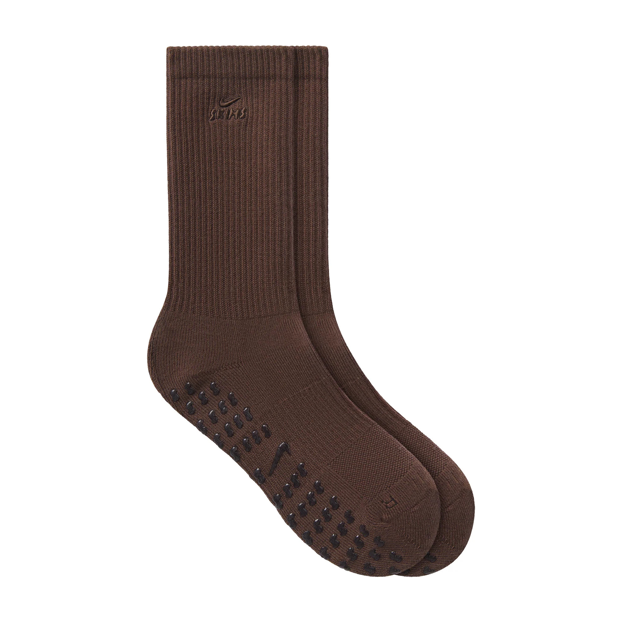 NikeSKIMS ACCESSORIES DRI-FIT PILATES GRIP CREW SOCK | DARK SEPIA | SKIMS | SKIMS (US)