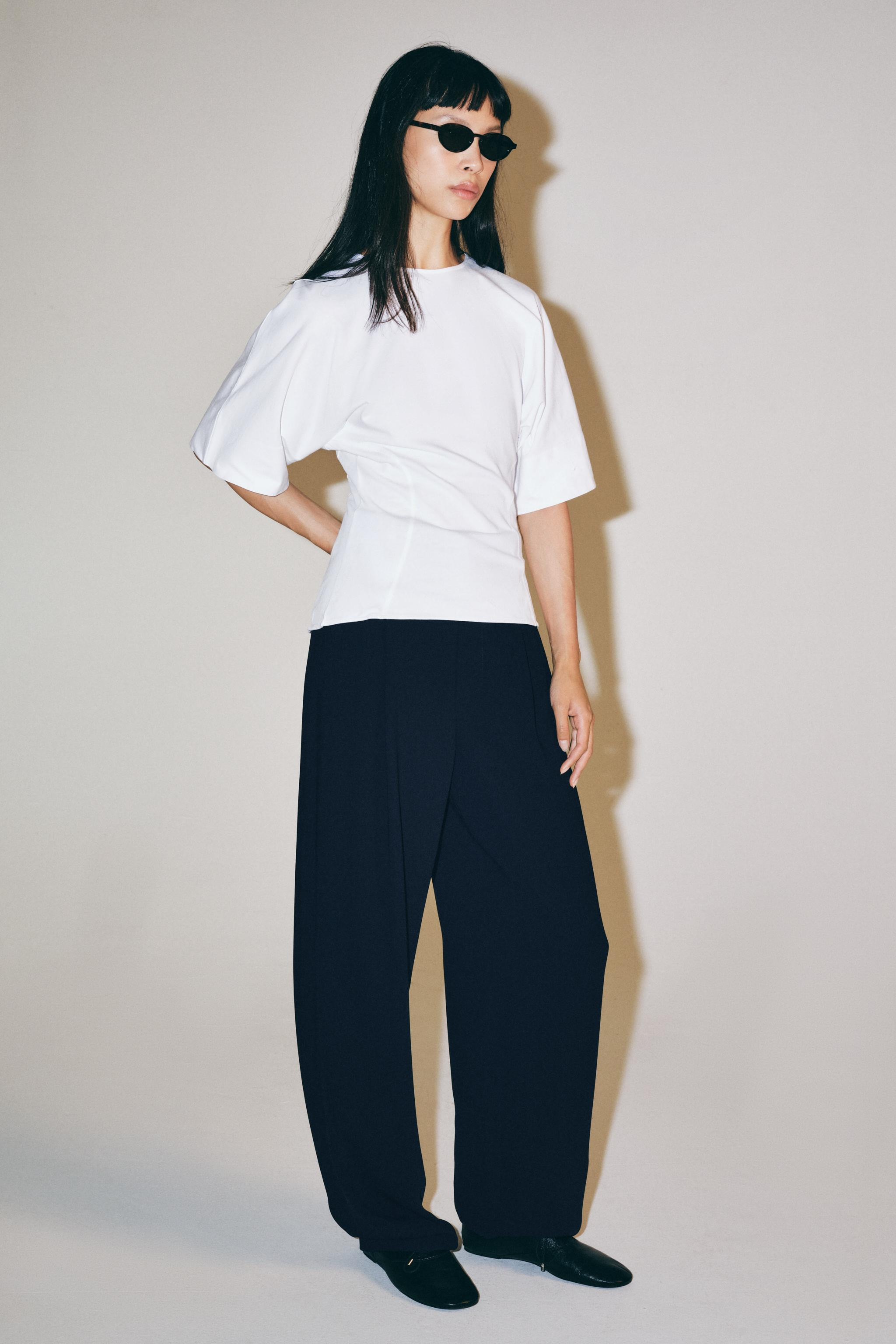 BACK-BUTTON T-SHIRT | Zara US