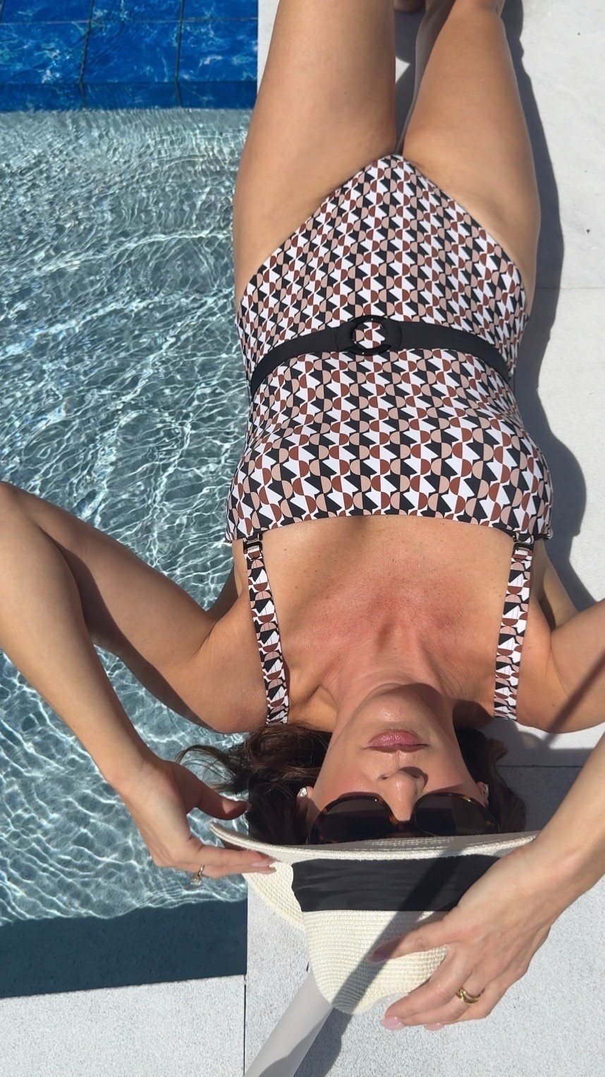 When you live where they vacation. Swimseason all year! One piece 
Getting all the classic and sexy vibes. 

@VICI 

#LTKdayinmylife #LTKmorningroutine #LTKSwim