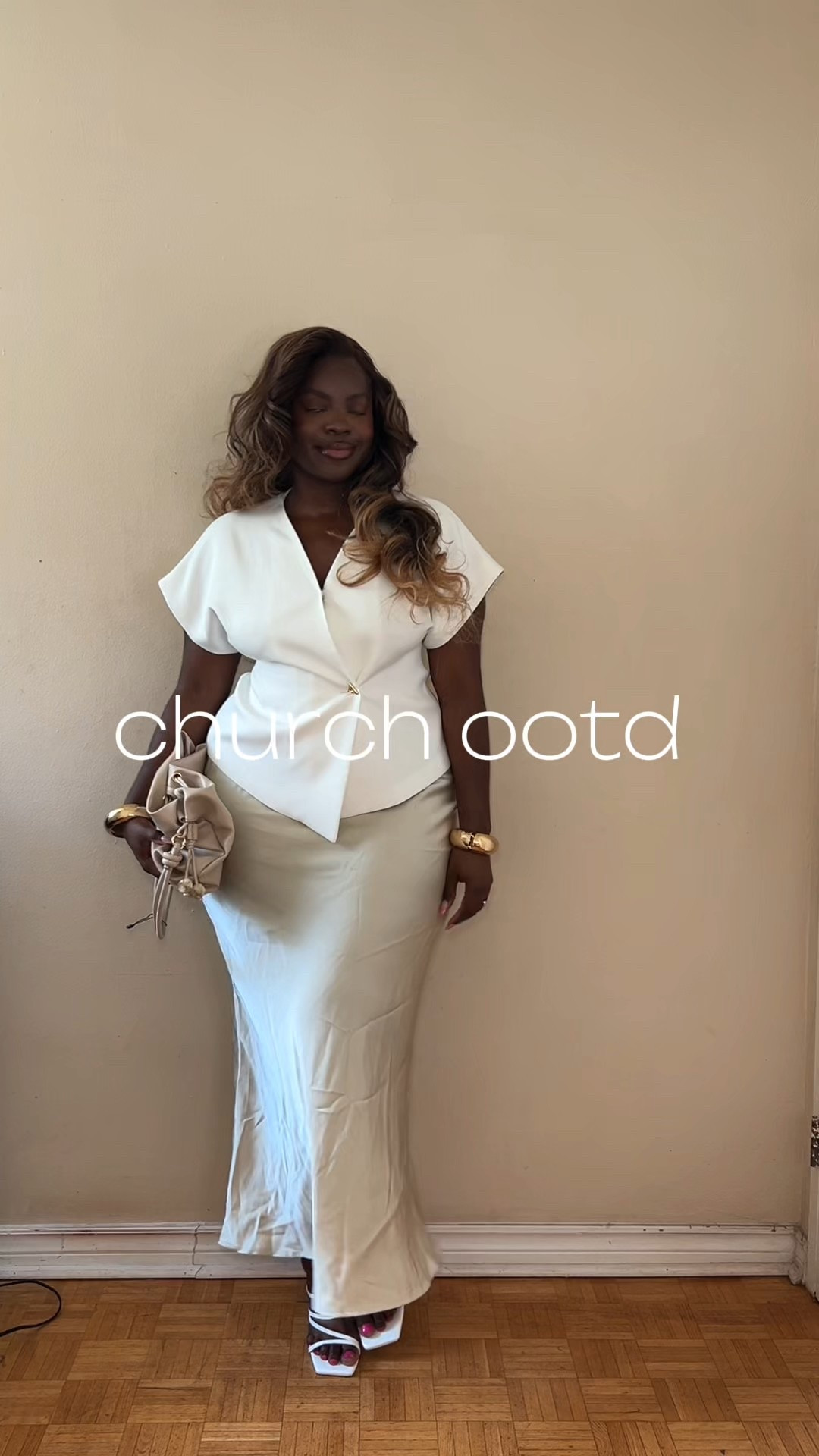 simple classy church outfit 

Top - medium 
Skirt - L 
Shoes - 8 