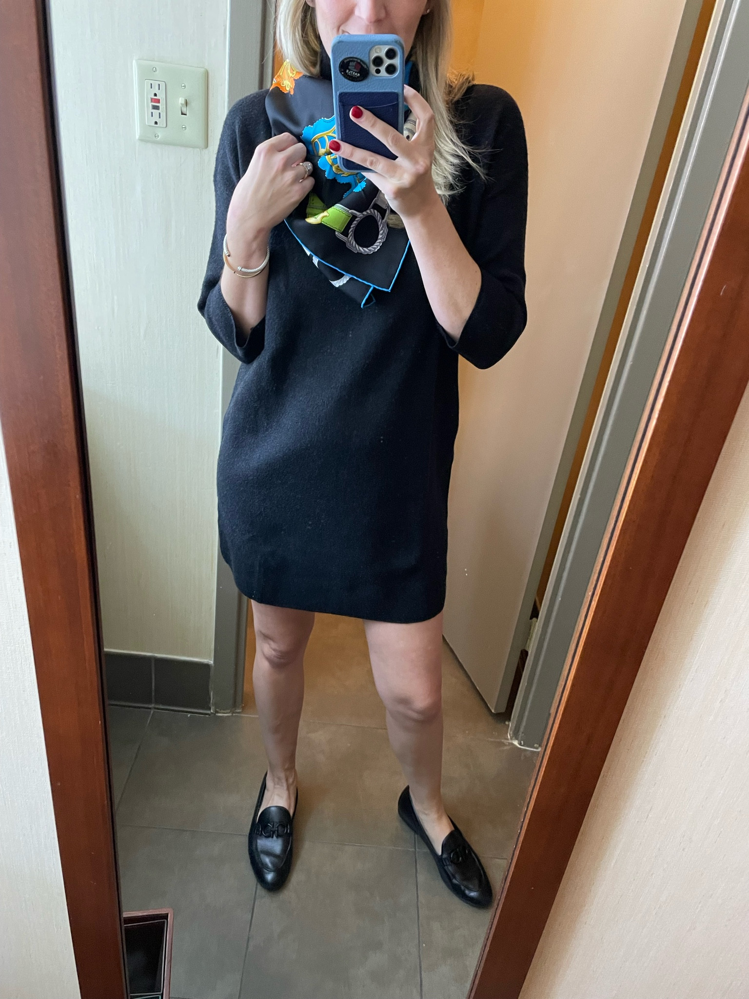 The easiest way to upgrade an under $150 dress (a GREAT buy that’s bump friendly but not maternity - I have it in 3 colors) = scarf and loafs ✨

#hermes #tuckernuck #tuckernucking #workoutfit #worktrip #pregnancyworkwear #bumpfriendly #pregnant #pregnancy

#LTKWorkwear #LTKBump #LTKTravel