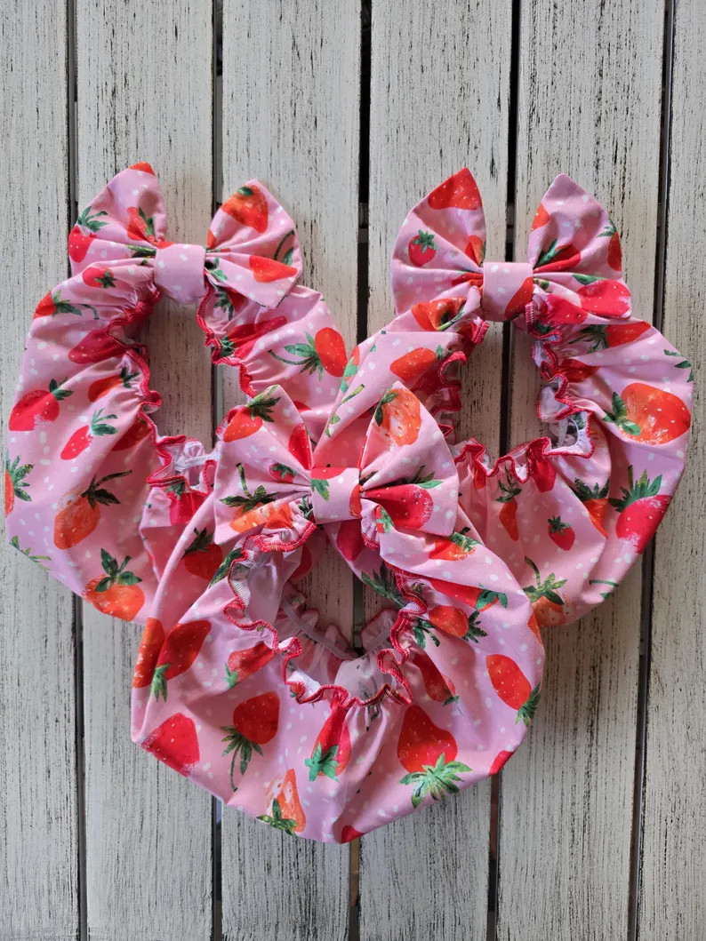 Strawberry Bow Dog Snood: Long Ear Protection, Cavalier King Charles Spaniel - Etsy | Etsy (Global)