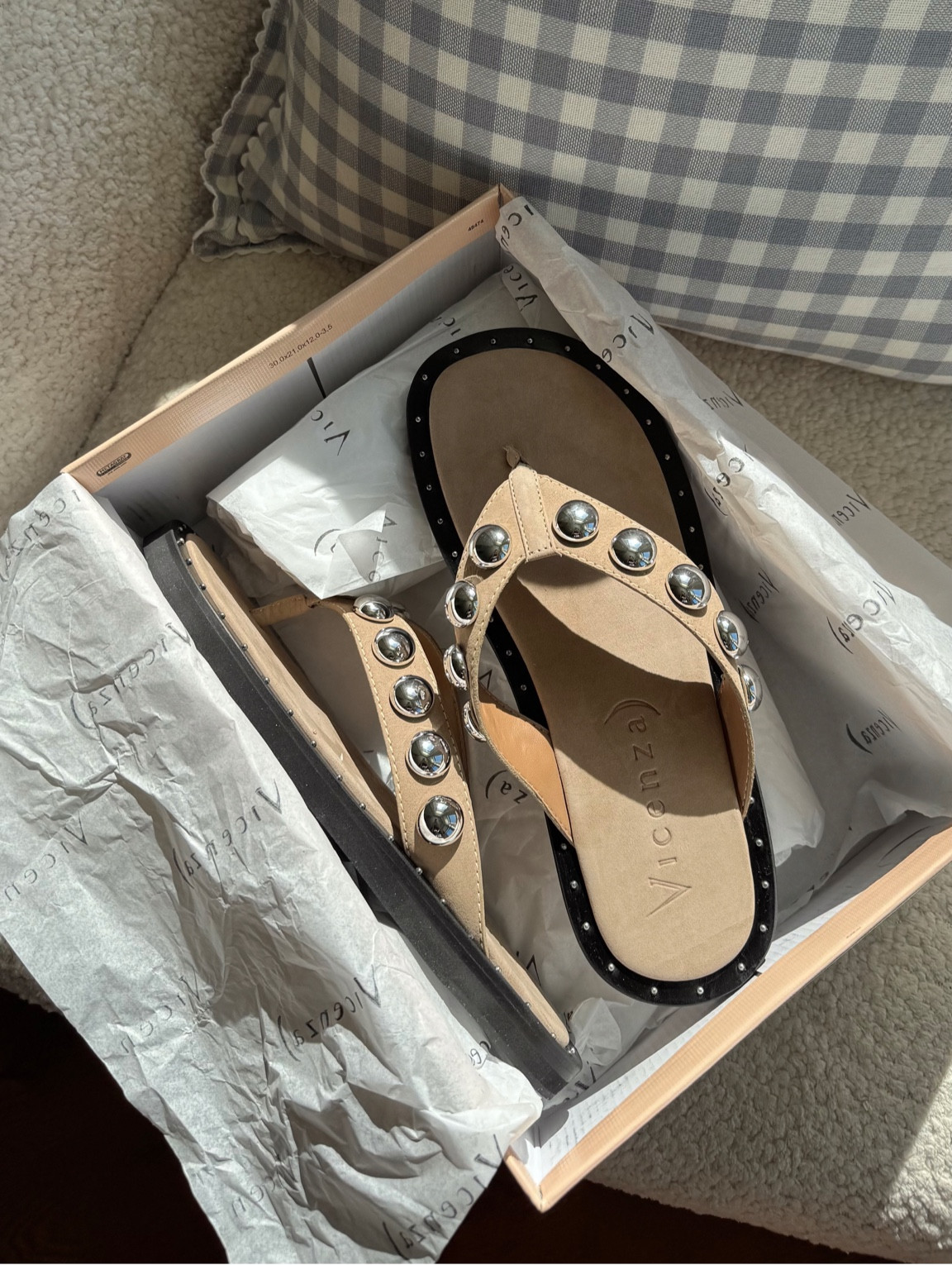 Cutest flip flops for summer!!

#LTKSeasonal #LTKSummerEdit