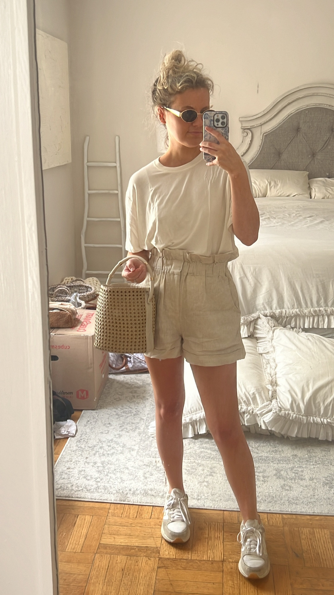 Elevated basics ootd 

#LTKTravel #LTKStyleTip #LTKItBag