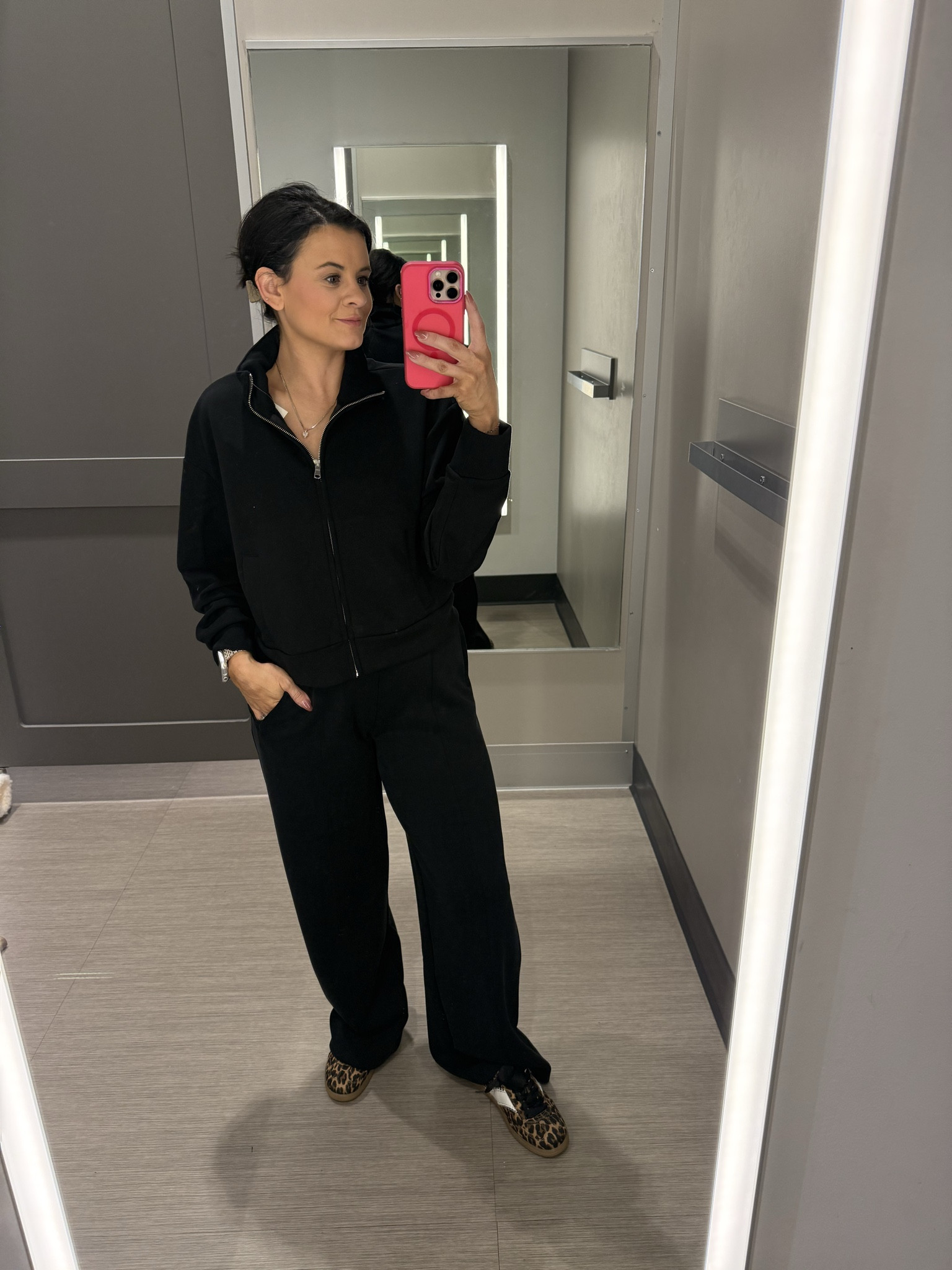 Top: Small 
Bottoms: Small 


#LTKGiftGuide #LTKgrwm #LTKHoliday