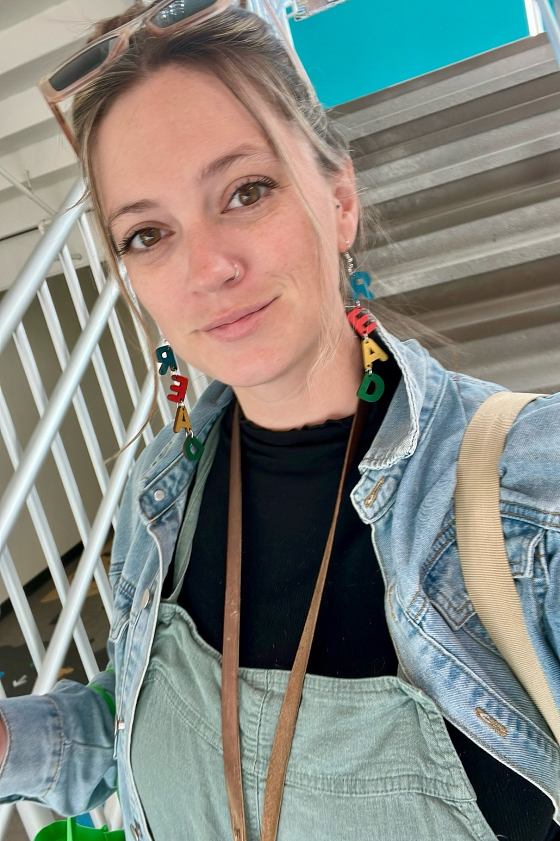 okay wait the hallway lighting kind of goes off