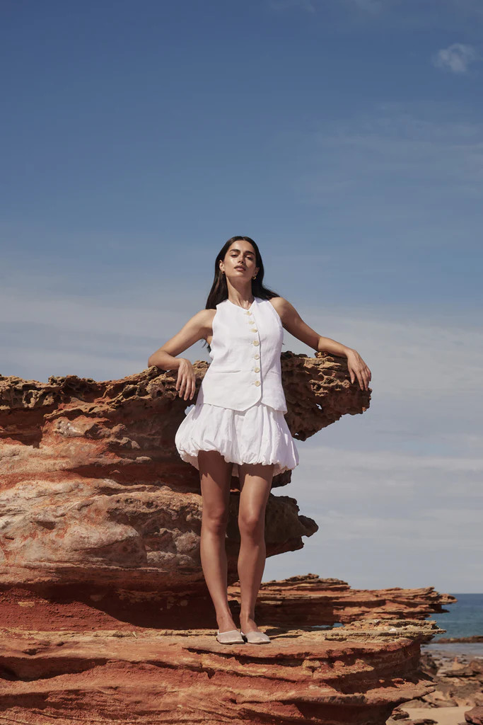 MARIA WHITE LINEN MINI SKIRT | DISSH