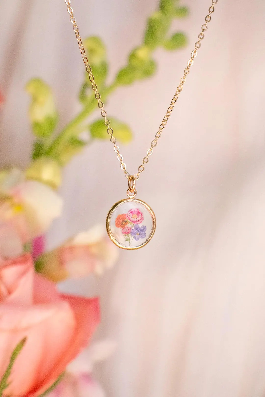 Birth Flower Family Bouquet Necklace | Necklace for Mom | Resin Flower Necklace | Birthflower Gif... | Etsy (US)