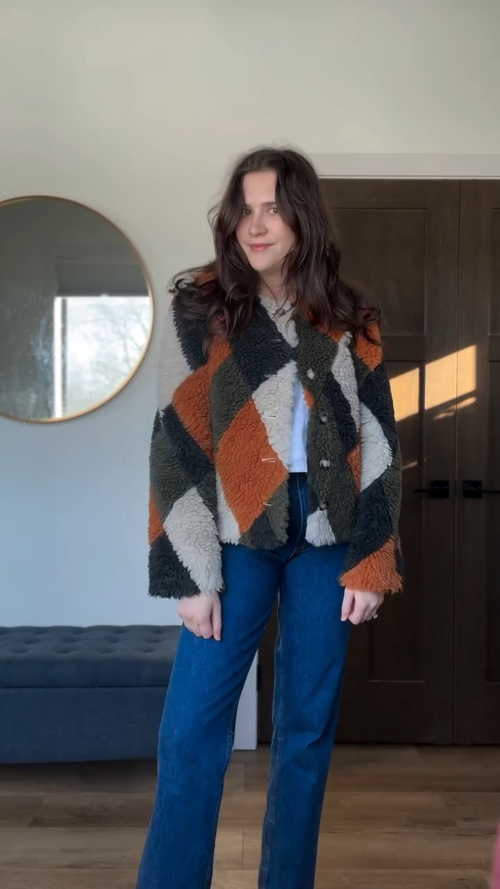 part of shopping your closet is mixing new with the old! ✨

I posted a while ago that I get to go to Vegas for market and these are some of the final outfits I decided on! They are all comfortable yet elevated- a happy compromise in my book. Let me know if you’d like any outfit details 🫶🏻