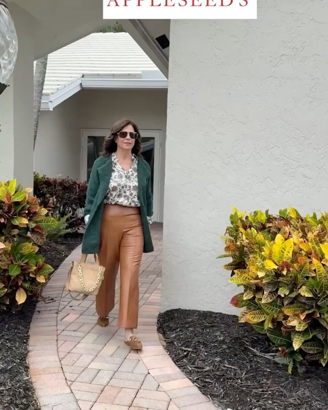 I need to move to a cold climate because this girl loves her sweaters!  🧊 

How fab is this cozy cardigan? All I need is a fireplace, a cocktail, and my hubby curled up next to me. 🔥🍸🧍‍♂️ 

Now the shirt? That’s going to be on repeat around here! Isn’t the print fabulous? 👏🏻

As for the cardigan, I can always turn down the air conditioning, because this cardigan is that good! 👏🏻👏🏻👏🏻


Thank you @appleseeds for these beautiful pieces. I might have to bring them along with me when I head to New York and Virginia in the next few months.😍

Have a fabulous Saturday whatever’s on your agenda! 😘

Vegan pants: @shopripleyrader 
Crossbody: @quiltedkoala 

#appleseedsclassics #agelessstyle #classyandsassy #southfloridaliving #agelessfashion #winterinflorida 


#LTKStyleTip #LTKSeasonal #LTKVideo