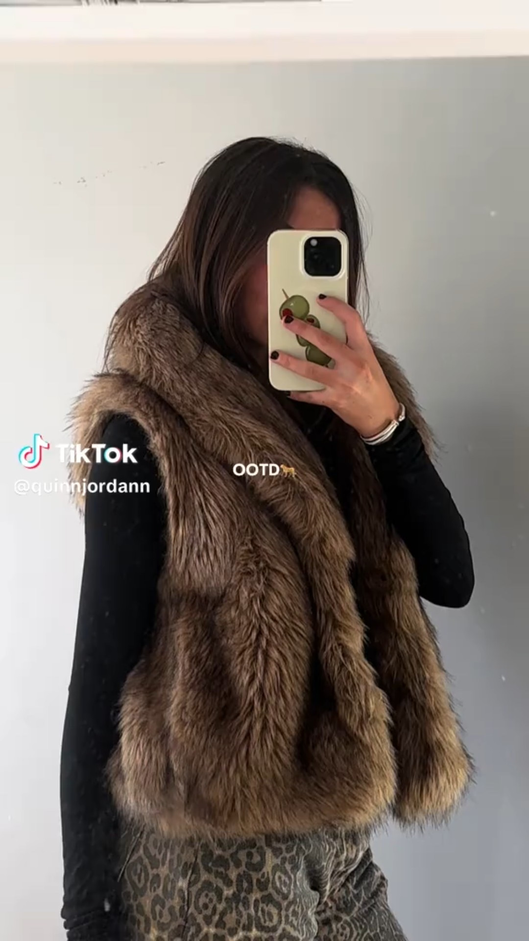 Cutest outfit! Cutest faux fur vest from Abercrombie and Fitch.

#LTKBeauty #LTKGiftGuide #LTKSeasonal