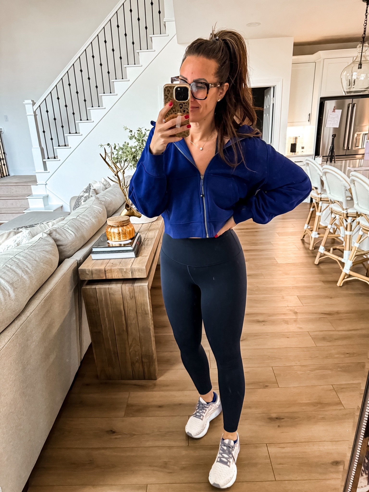 My workout out 

I’m wearing a combo of the navy blue and the new larkspur sweatshirt 

Sz 8 legging 
Size  m/l sweatshirt 
Sz 8 sports br

#LTKfitness #LTKmidsize #LTKfindsunder100