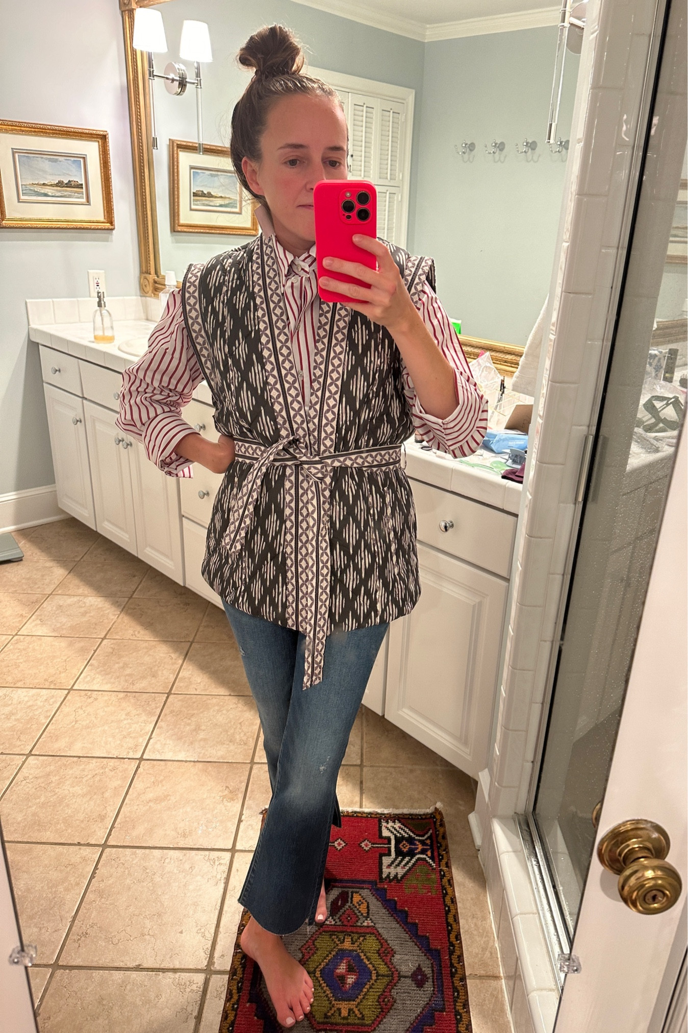 Channeling fall even though it’s 85 outside 😜 Obsessed with these Mango tops and finally found a pair of jeans that works with my lower half issues, my waist is a half size bigger than my booty!