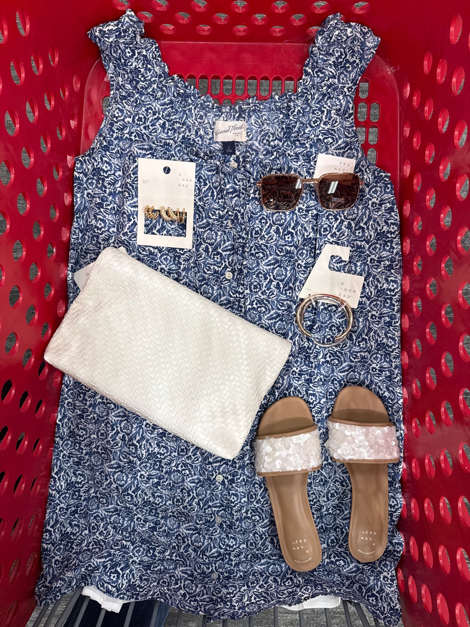 soft enough to feel like a dream, styled enough to step outside ☁️✨

Dress is not online at this time. 