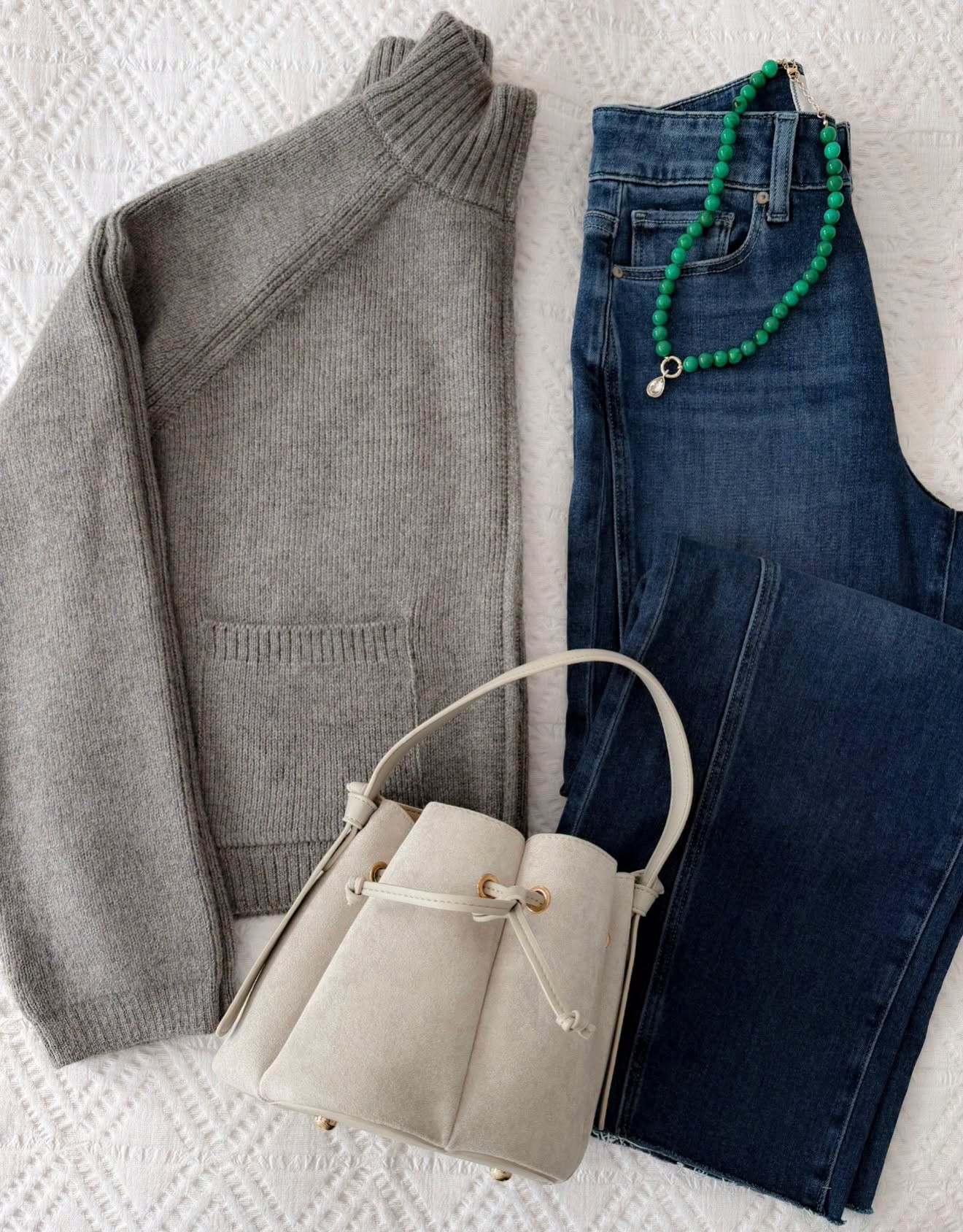 This is the kind of fall outfit I’ll never get tired of. A soft gray turtleneck with dark wash denim feels classic, and the green necklace adds the prettiest unexpected pop of color.

gray turtleneck, dark wash jeans, fall outfit idea, fall sweater, classic denim, neutral fall outfit, green necklace, fall accessories, casual fall style, everyday outfit, annabrstyle 

 #LTKootd #LTKSeasonal #LTKOver40