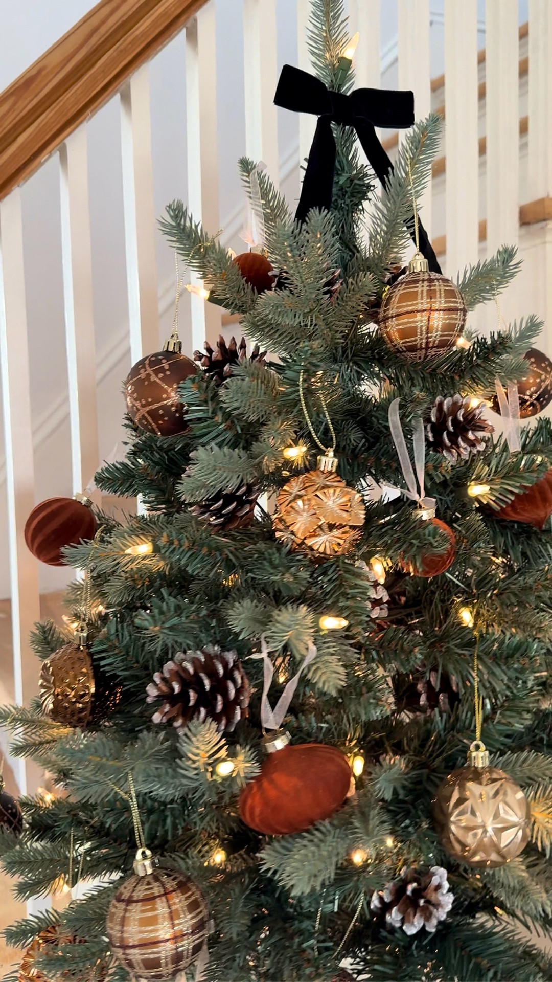 Anyone else decorating for Thanksgiving first? 🦃