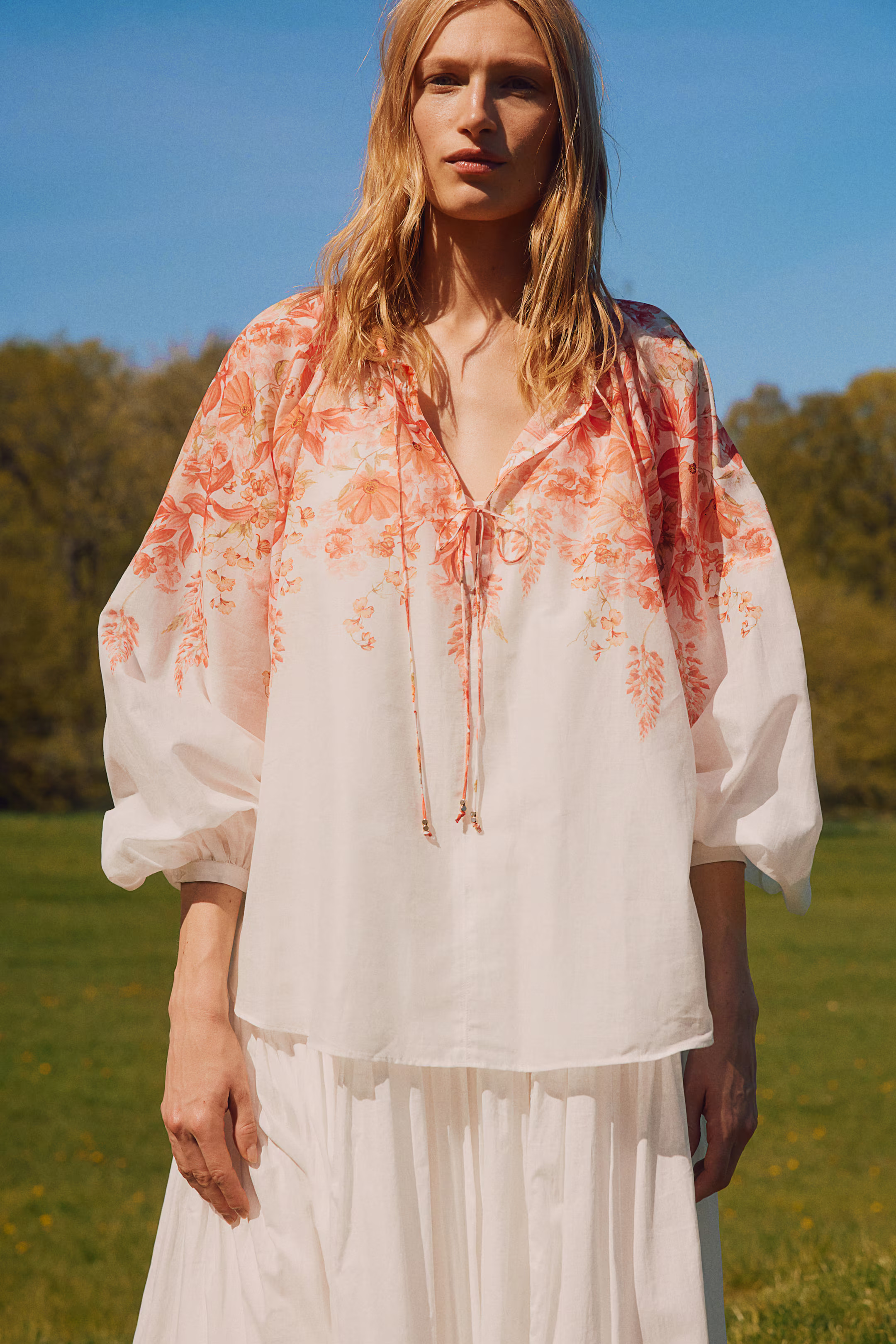 Bluse mit Bindedetail | H&M (DE, AT, CH, NL, FI)