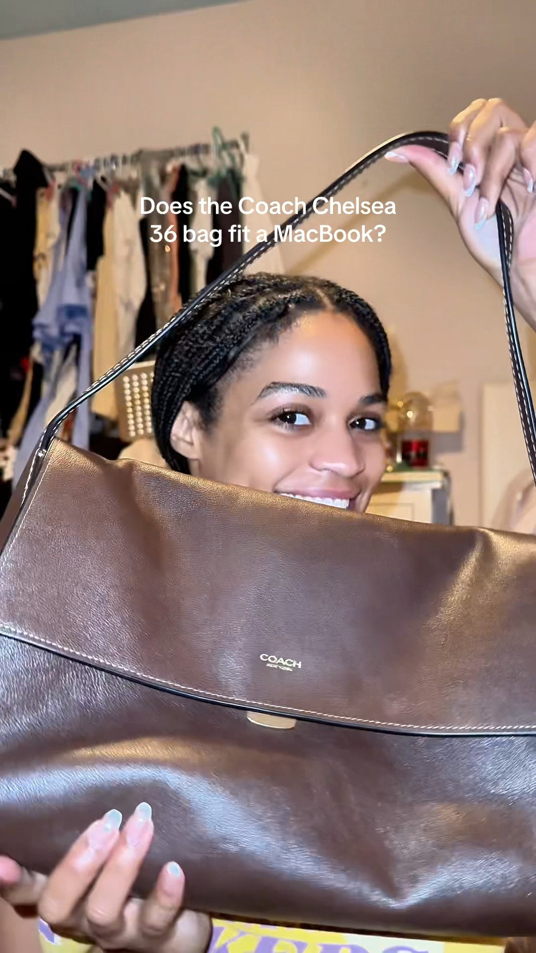 I LOVE her. My MacBook is a tight squeeze but she’s perfect for an important meeting where I don’t need to carry too much and I love her for an airport bag when I just need to carry my iPad🤎

#coach #coachchelseabag #workwear 