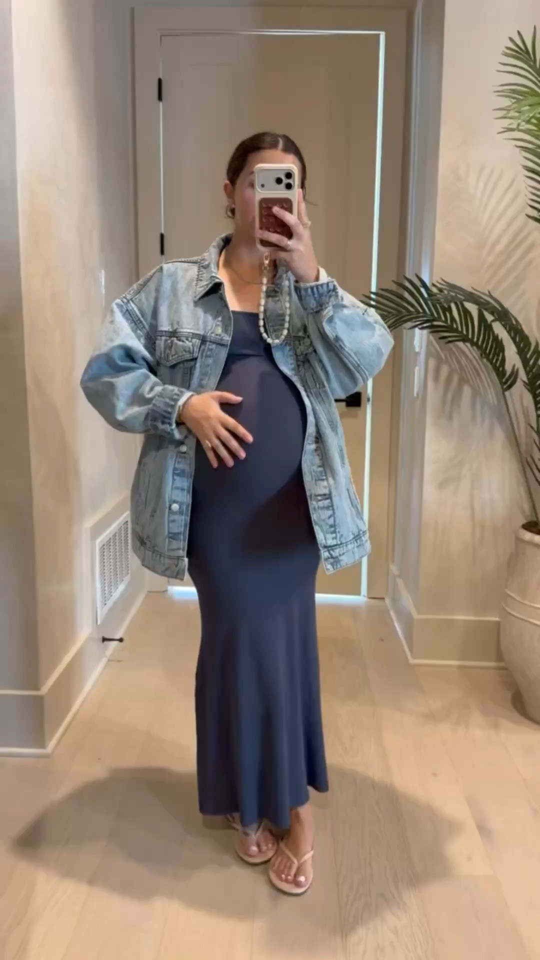 Bringing this dress since it’s a perfect piece for the spring transition! Easy to throw with a sweater or denim jacket💫
Size: large 

Dressupbuttercup.com #dressupbuttercup #dederaad 




#LTKSeasonal #LTKmomlife #LTKootd