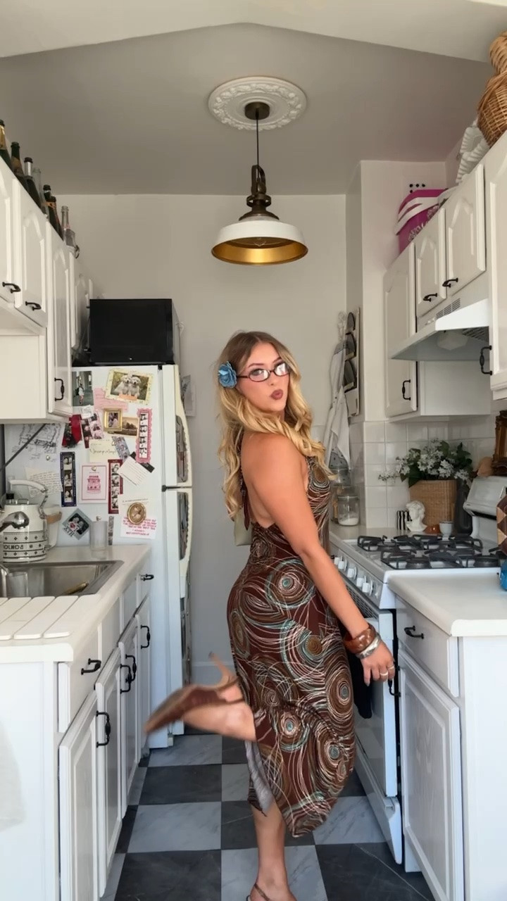 Cheesecake Factory inspired outfit 🍰 dress is vintage but linked a few similar ones 🤎

#LTKootd